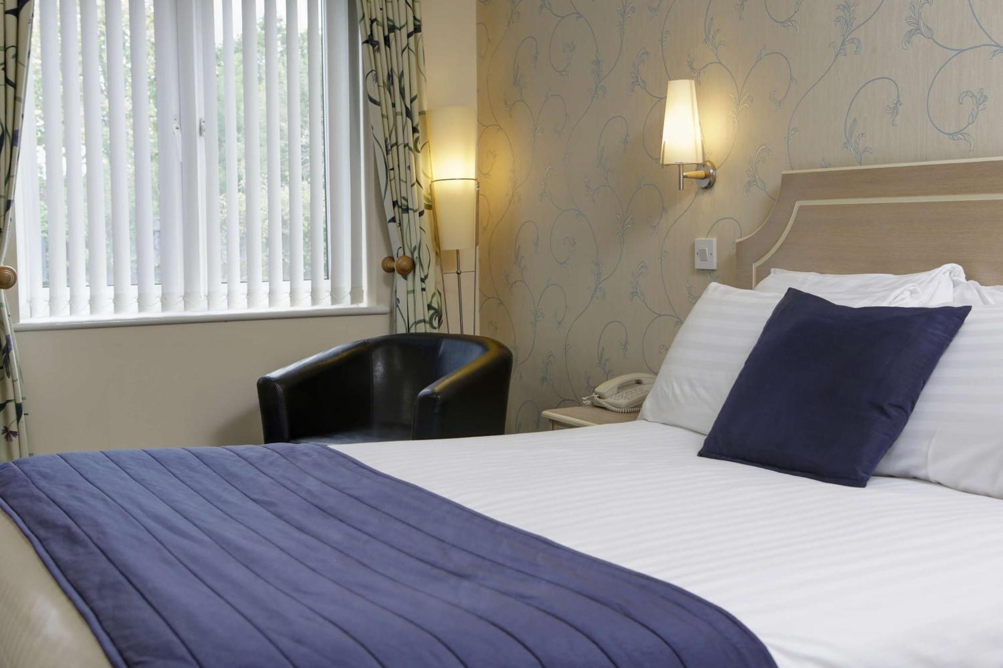 Best Western Reading Calcot Hotel エクステリア 写真
