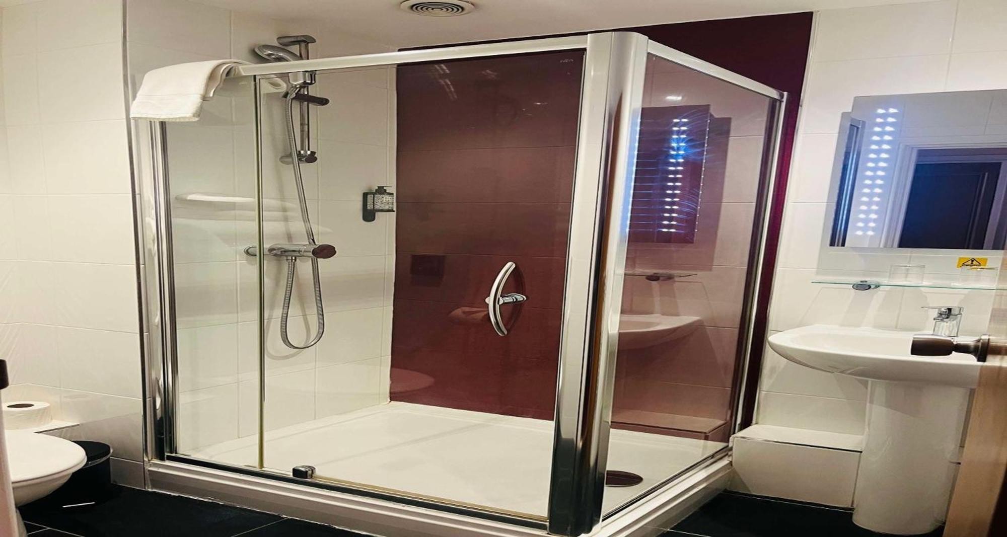 Best Western Reading Calcot Hotel エクステリア 写真