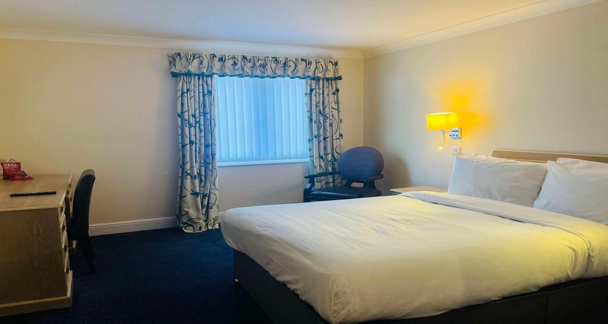Best Western Reading Calcot Hotel エクステリア 写真