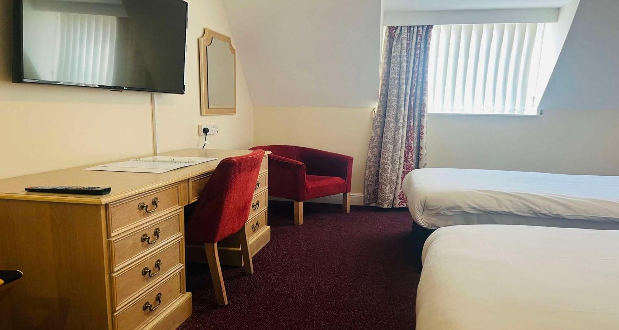 Best Western Reading Calcot Hotel エクステリア 写真